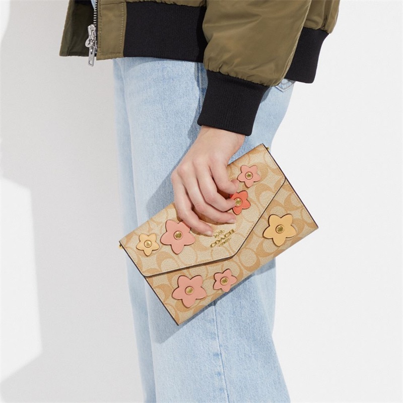 Geanta Crossbody Dama Coach Envelope Clutch In Signature Canvas With Floral Applique Aurii Kaki Deschis Colorati | Romania-205178