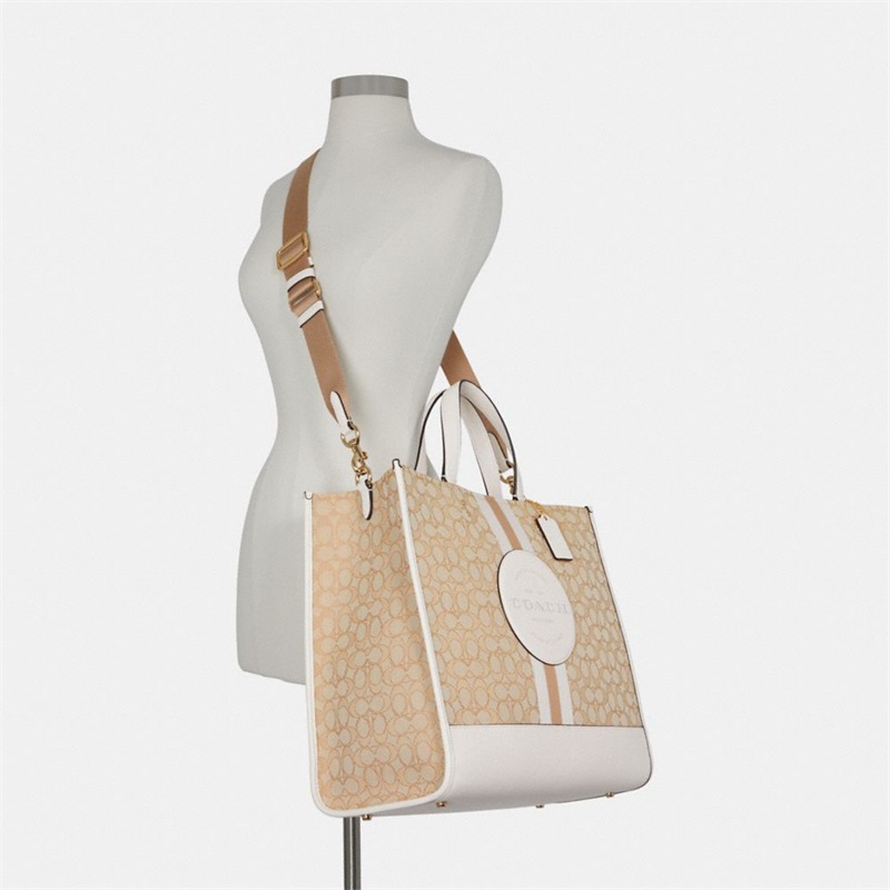 Geanta Tote Dama Coach Dempsey 40 In Signature Jacquard With Stripe And Coach Patch Aurii Kaki Deschis | Romania-624790