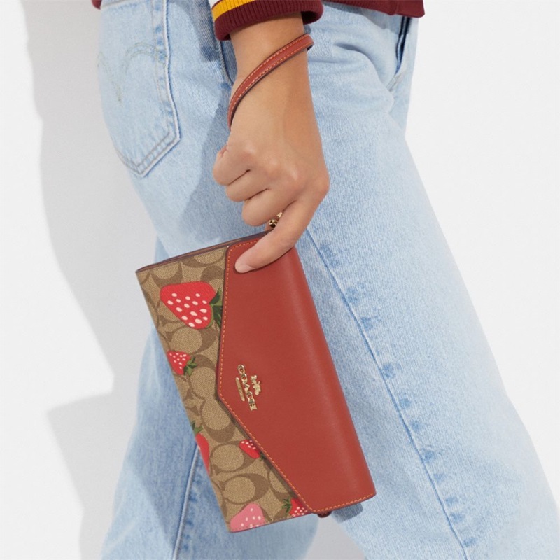 Portofel Dama Coach Travel Envelope In Signature Canvas With Wild Strawberry Print Aurii Kaki Colorati | Romania-061872