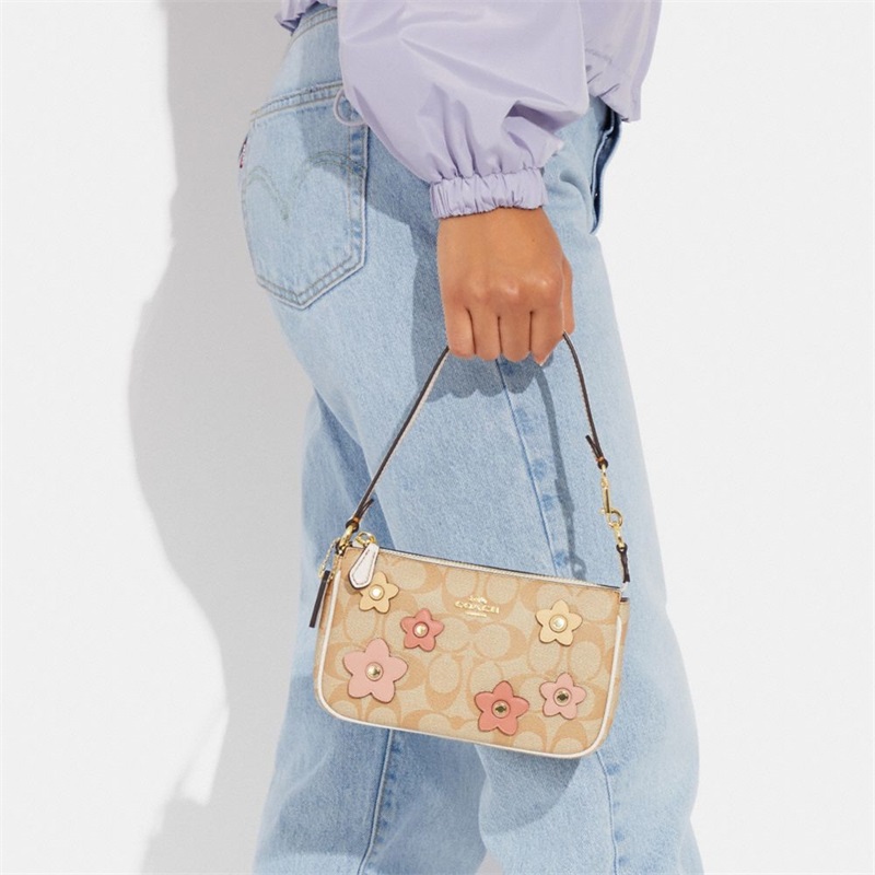 Wristlets Dama Coach Nolita 19 In Signature Canvas With Floral Applique Aurii Kaki Deschis Colorati | Romania-163704